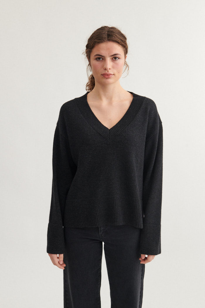 Basic Apparel Cady V. Neck Sweaters 393 Dark Grey Mel.